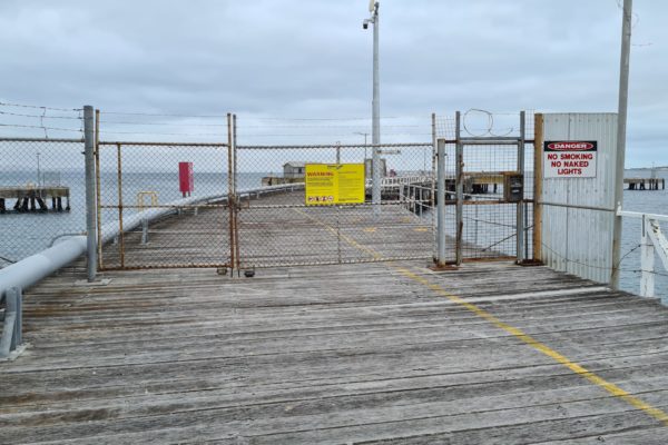 Kirton Point Seaside gates OLD